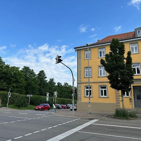 Bella Casa - Business&Family - 2 Zimmer Direkt Neben Schloss, Parkplatz, Smarttv, Netflix, Waschmaschine, 24H Checkin, 71Qm, Kingsizebett, Hotelbettwaesche Ludwigsburg Esterno foto