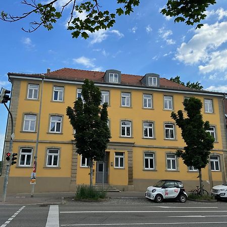Bella Casa - Business&Family - 2 Zimmer Direkt Neben Schloss, Parkplatz, Smarttv, Netflix, Waschmaschine, 24H Checkin, 71Qm, Kingsizebett, Hotelbettwaesche Ludwigsburg Esterno foto