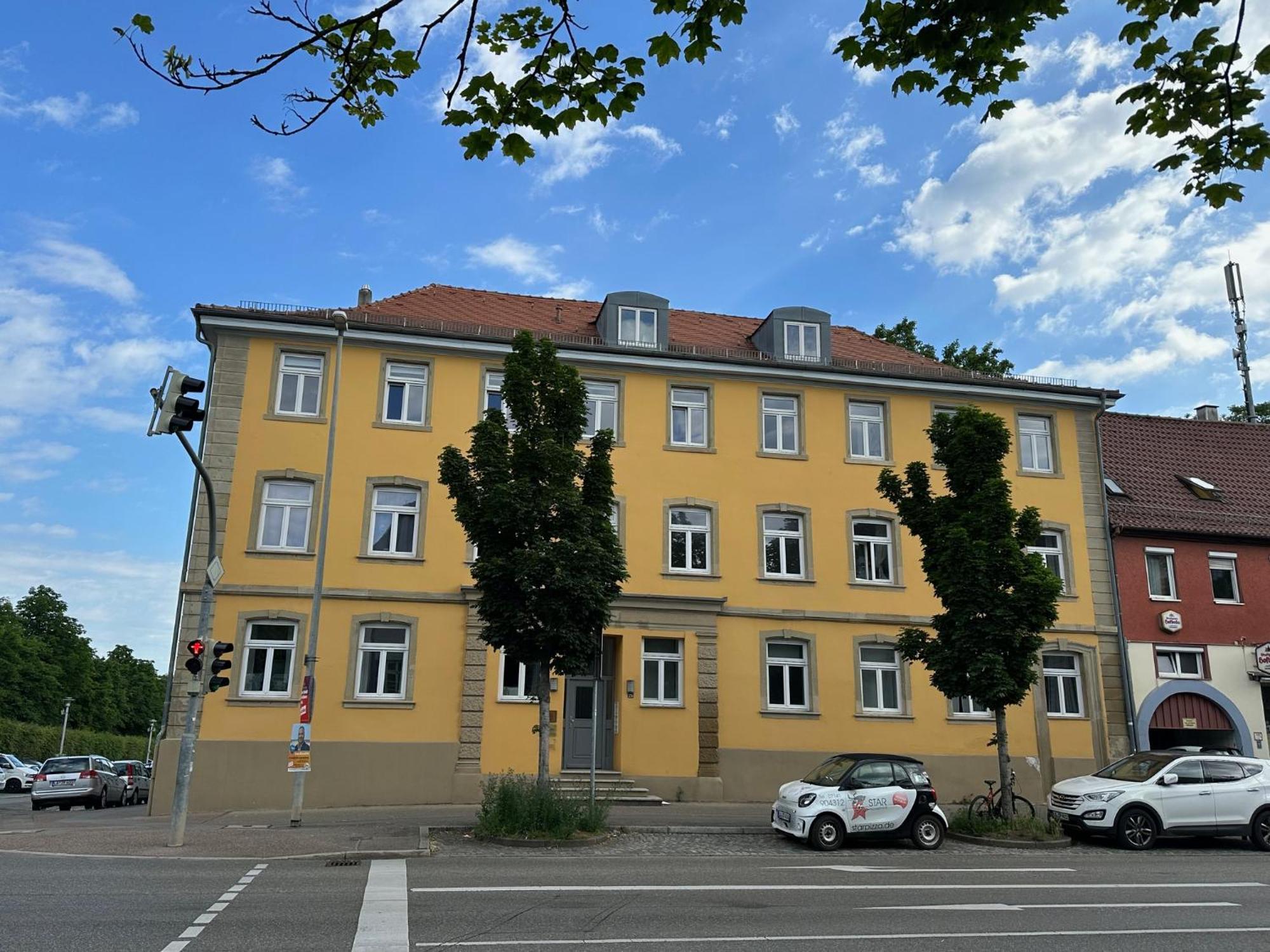 Bella Casa - Business&Family - 2 Zimmer Direkt Neben Schloss, Parkplatz, Smarttv, Netflix, Waschmaschine, 24H Checkin, 71Qm, Kingsizebett, Hotelbettwaesche Ludwigsburg Esterno foto