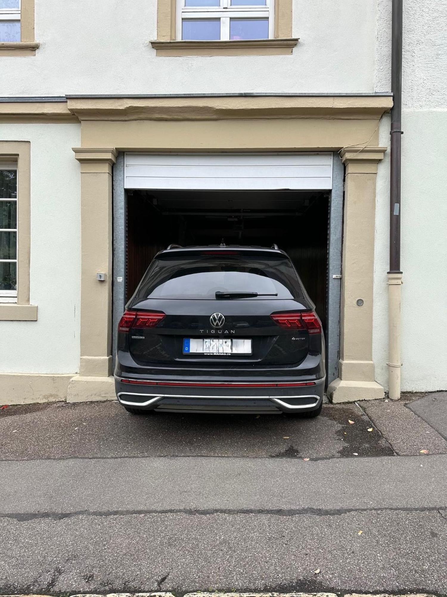 Bella Casa - Business&Family - 2 Zimmer Direkt Neben Schloss, Parkplatz, Smarttv, Netflix, Waschmaschine, 24H Checkin, 71Qm, Kingsizebett, Hotelbettwaesche Ludwigsburg Esterno foto