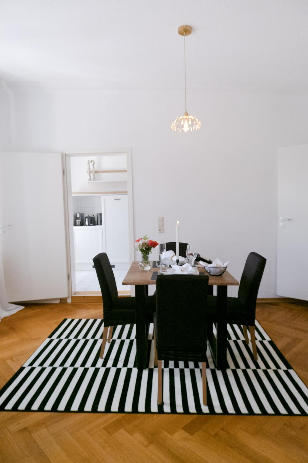 Bella Casa - Business&Family - 2 Zimmer Direkt Neben Schloss, Parkplatz, Smarttv, Netflix, Waschmaschine, 24H Checkin, 71Qm, Kingsizebett, Hotelbettwaesche Ludwigsburg Esterno foto