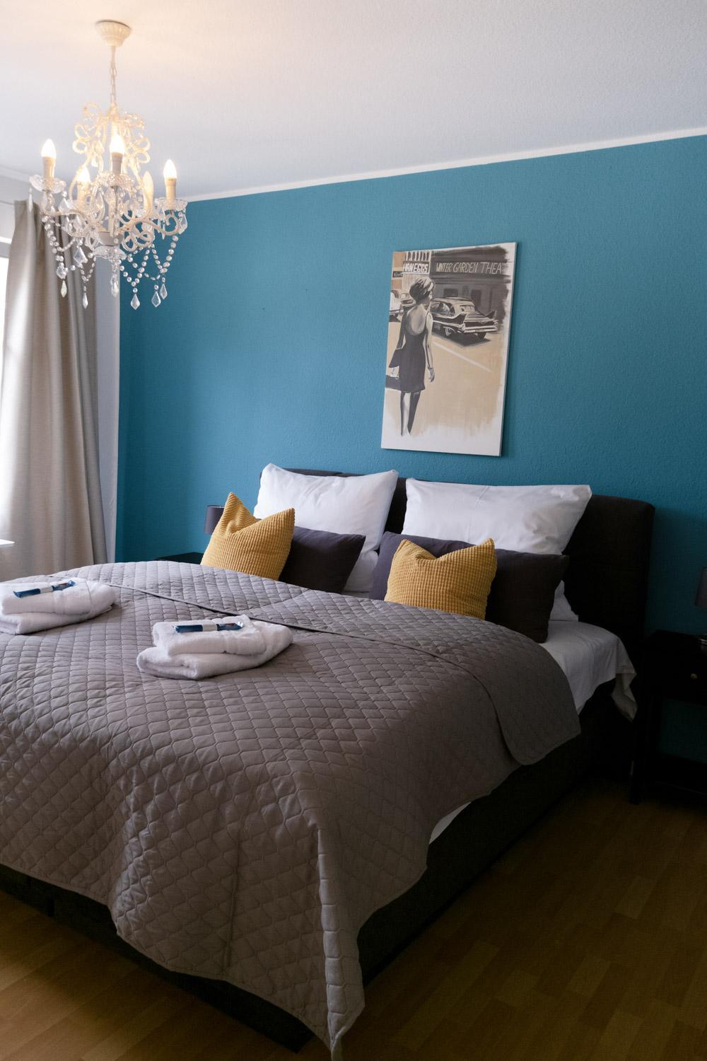 Bella Casa - Business&Family - 2 Zimmer Direkt Neben Schloss, Parkplatz, Smarttv, Netflix, Waschmaschine, 24H Checkin, 71Qm, Kingsizebett, Hotelbettwaesche Ludwigsburg Esterno foto
