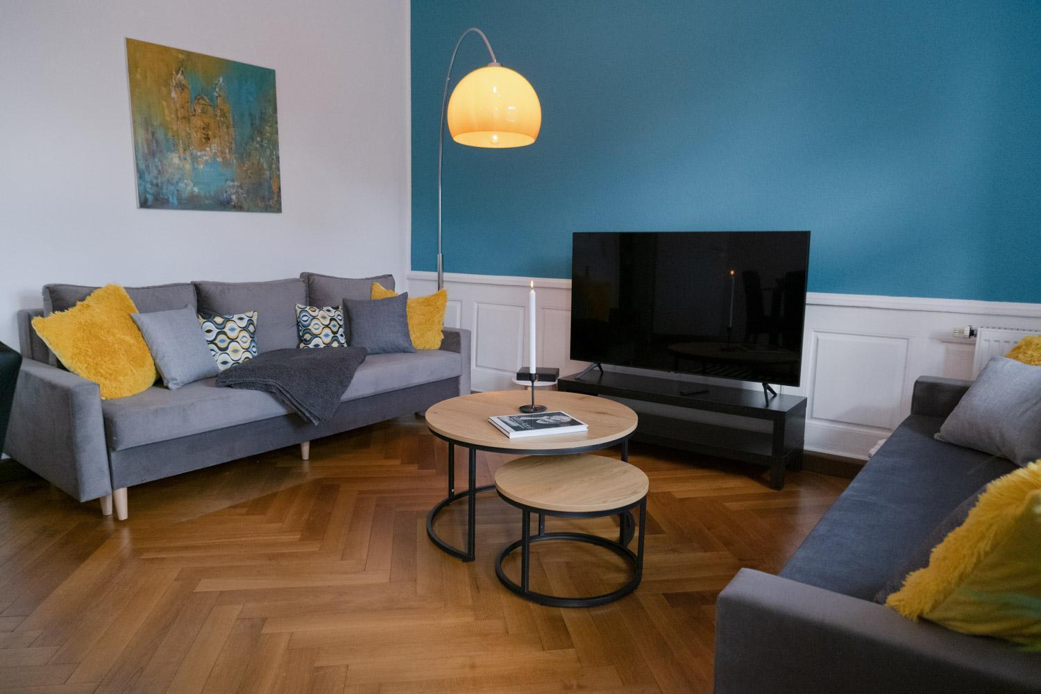 Bella Casa - Business&Family - 2 Zimmer Direkt Neben Schloss, Parkplatz, Smarttv, Netflix, Waschmaschine, 24H Checkin, 71Qm, Kingsizebett, Hotelbettwaesche Ludwigsburg Esterno foto