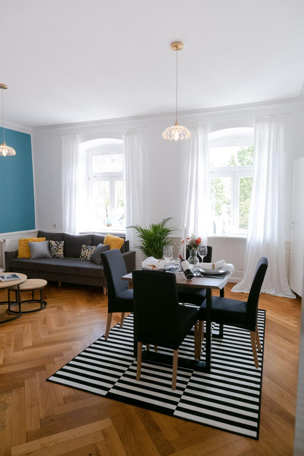 Bella Casa - Business&Family - 2 Zimmer Direkt Neben Schloss, Parkplatz, Smarttv, Netflix, Waschmaschine, 24H Checkin, 71Qm, Kingsizebett, Hotelbettwaesche Ludwigsburg Esterno foto