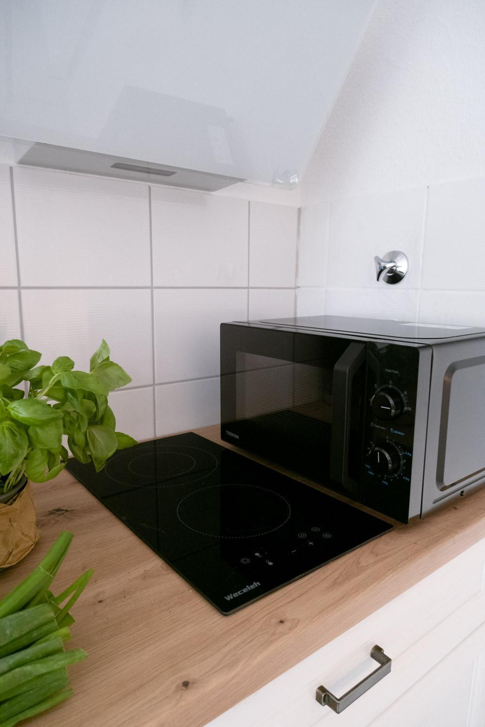 Bella Casa - Business&Family - 2 Zimmer Direkt Neben Schloss, Parkplatz, Smarttv, Netflix, Waschmaschine, 24H Checkin, 71Qm, Kingsizebett, Hotelbettwaesche Ludwigsburg Esterno foto